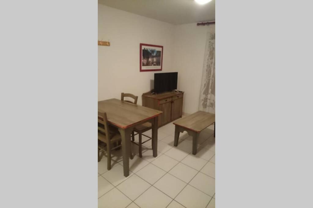 Pierrefiche  T 2 Dans Village Vacances 3 *** A Saint Geniez 2 Piscines Chauffee מראה חיצוני תמונה